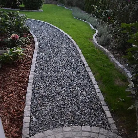 Lawendowe Wzgórze 21 *